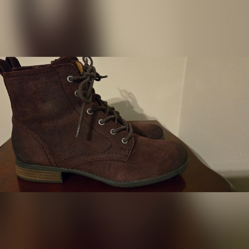 EARTH Rich Wine Color "Janel" Lace Up Zip Boots New 38 7.5 Womens - Picture 4 of 8
